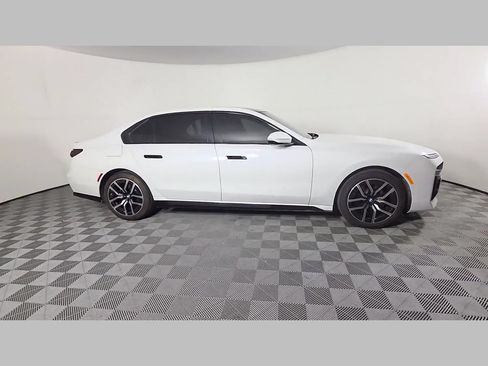 Used 2023 BMW 740i w/ Parking Assistance Package RWD image 35
