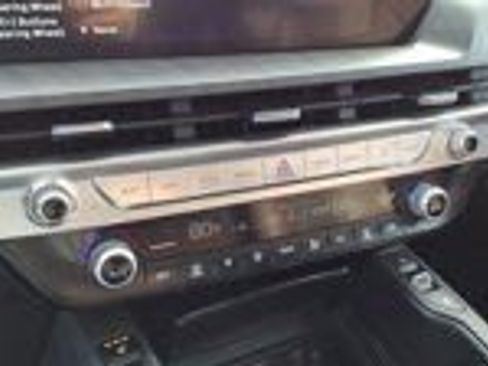 Used 2023 Kia Telluride EX w/ EX Captain's Chair Package image 17