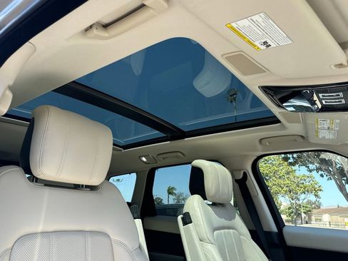 Used 2019 Land Rover Range Rover Sport HSE AWD/4WD image 25