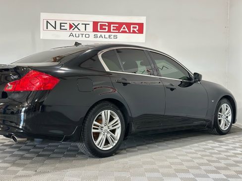 Used 2015 INFINITI Q40 w/ Moonroof Package image 8