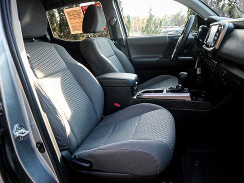 Used 2022 Toyota Tacoma SR5 image 31