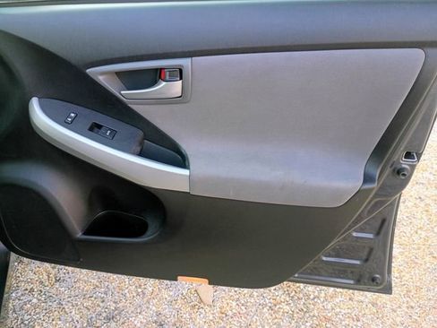 Used 2013 Toyota Prius Three w/ Solar Roof Pkg FWD image 38