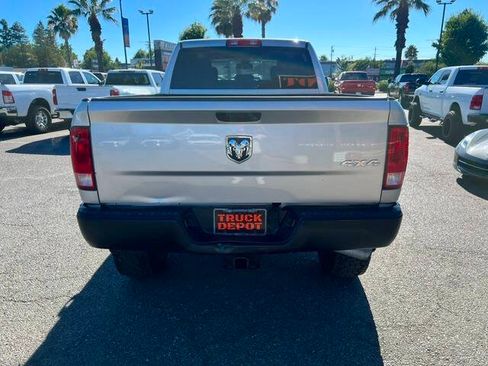 Used 2014 RAM 2500 Tradesman w/ Chrome Appearance Group AWD/4WD image 7