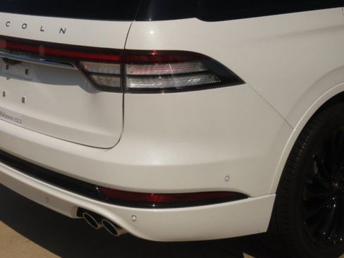 Used 2023 Lincoln Aviator Reserve w/ Jet Package RWD image 10