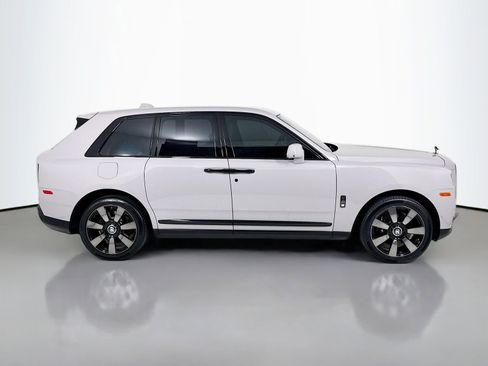 Certified 2022 Rolls-Royce Cullinan w/ Dark Exterior Package AWD/4WD image 9