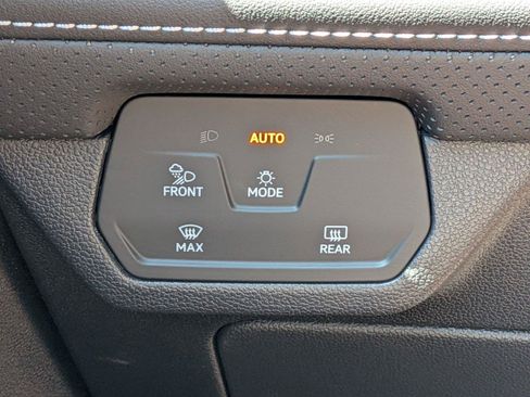 Used 2026 Volkswagen Atlas Cross Sport SEL Premium R-Line AWD/4WD image 15