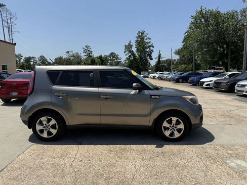 Used 2019 Kia Soul FWD image 3
