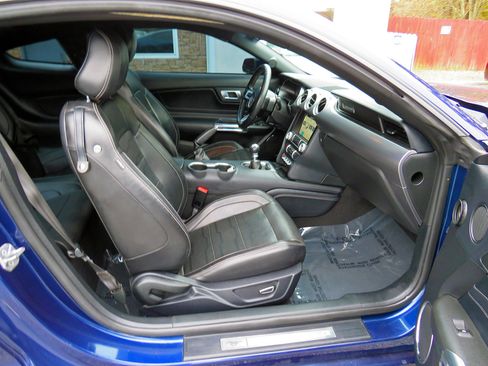 Used 2019 Ford Mustang GT Premium w/ Equipment Group 401A image 16