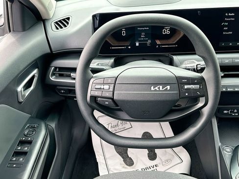New 2025 Kia K4 LXS image 20