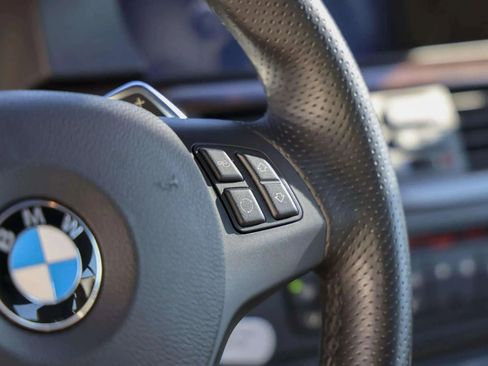 Used 2012 BMW 335i Convertible image 19