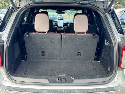 Used 2022 Ford Explorer Platinum w/ Equipment Group 601A image 27