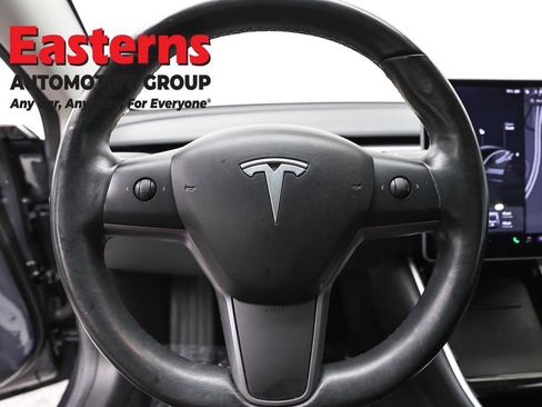 Used 2018 Tesla Model 3 RWD image 10