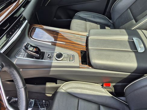 Used 2023 Cadillac Escalade ESV Premium Luxury AWD/4WD image 23