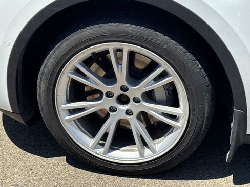 Used 2022 Tesla Model Y Long Range AWD/4WD image 12