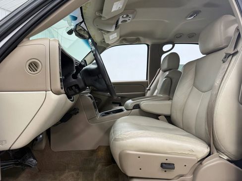 Used 2005 GMC Yukon SLT w/ SLT Preferred Equipment Group image 15