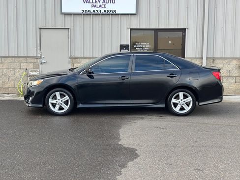 Used 2013 Toyota Camry SE image 6