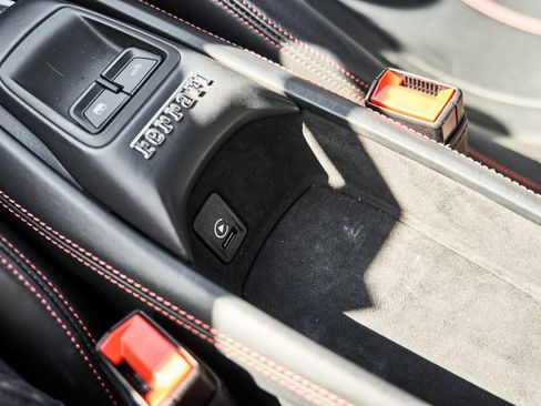 Used 2023 Ferrari F8 Tributo image 51