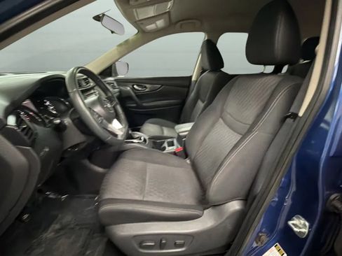Used 2017 Nissan Rogue SV w/ SV Premium Package FWD image 19