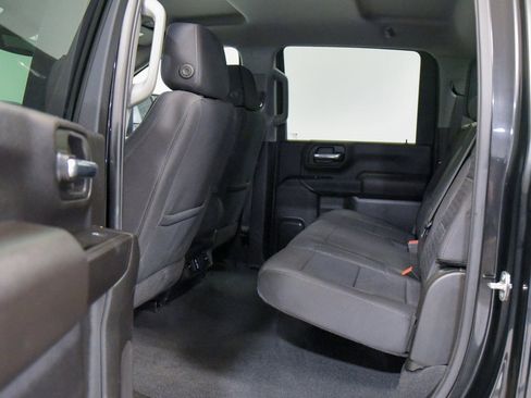 Used 2024 Chevrolet Silverado 2500 Custom w/ Custom Value Package image 4