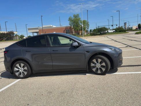 Used 2023 Tesla Model Y Long Range AWD/4WD image 5