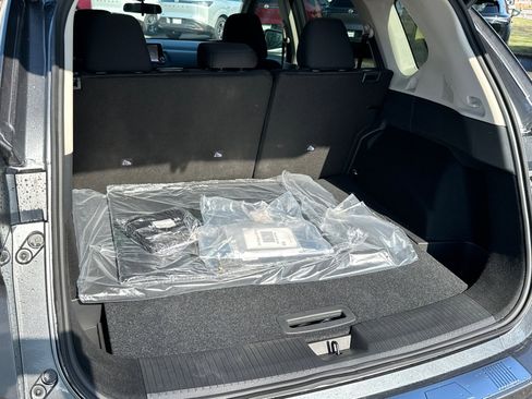 Used 2026 Nissan Rogue SV image 18