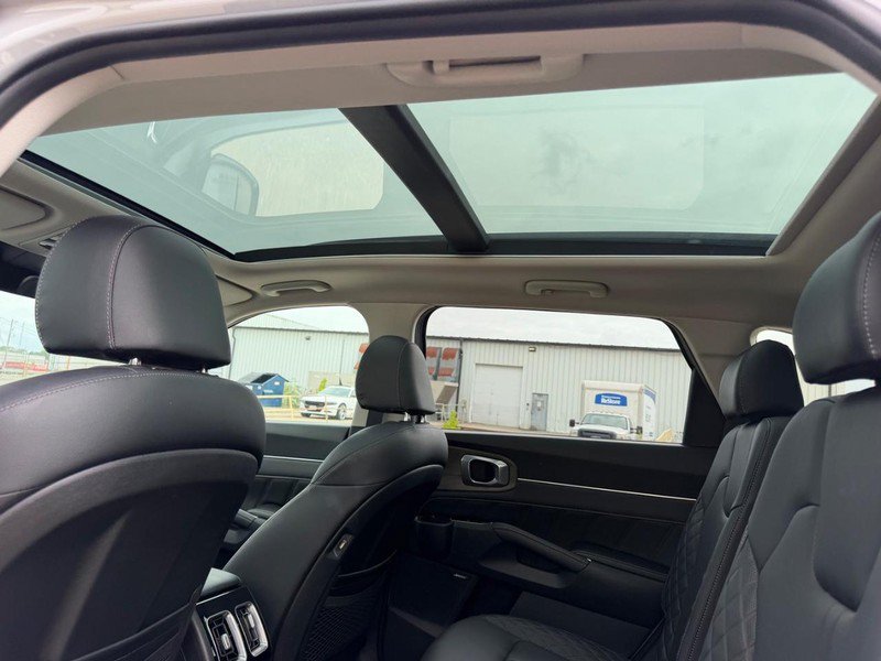 Used 2022 Kia Sorento SX Prestige AWD/4WD image 10