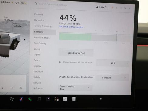 Used 2025 Tesla Cybertruck AWD Crew Cab image 15