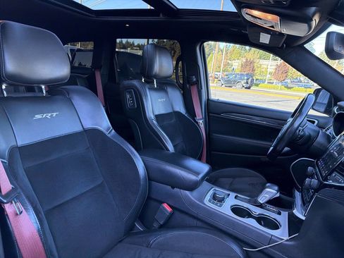 Used 2019 Jeep Grand Cherokee SRT image 20
