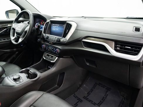 Used 2024 GMC Terrain SLT image 27