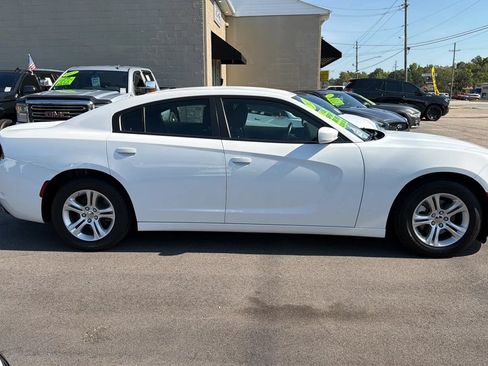 Used 2022 Dodge Charger SXT RWD image 6