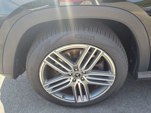 Used 2025 Mercedes-Benz GLS 450 4MATIC image 11