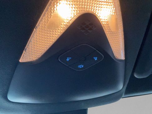 Used 2018 Toyota C-HR XLE FWD image 13