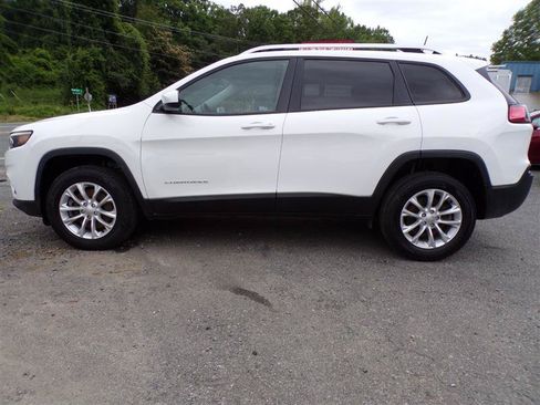 Used 2020 Jeep Cherokee Latitude w/ Cold Weather Group AWD/4WD image 12