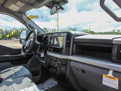 New 2025 Ford F550 4x4 Regular Cab Super Duty image 12