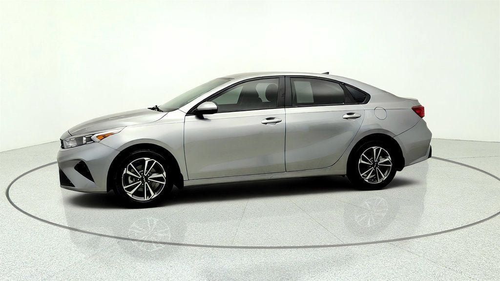Used 2023 Kia Forte LXS FWD image 8