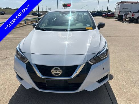 Used 2022 Nissan Versa S FWD image 2