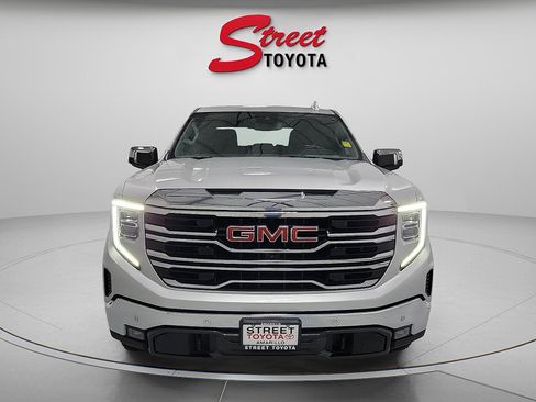 Used 2022 GMC Sierra 1500 SLT w/ SLT Premium Plus Package AWD/4WD image 6