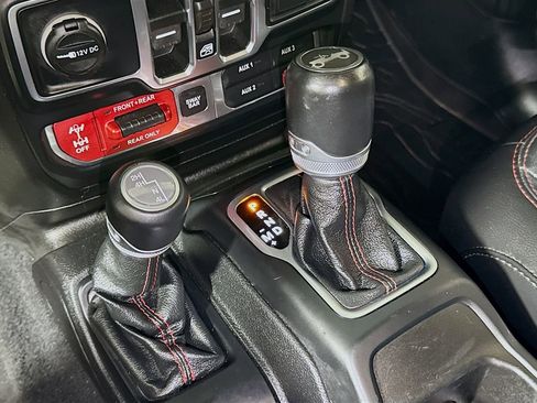 Used 2020 Jeep Wrangler Unlimited Rubicon AWD/4WD image 15