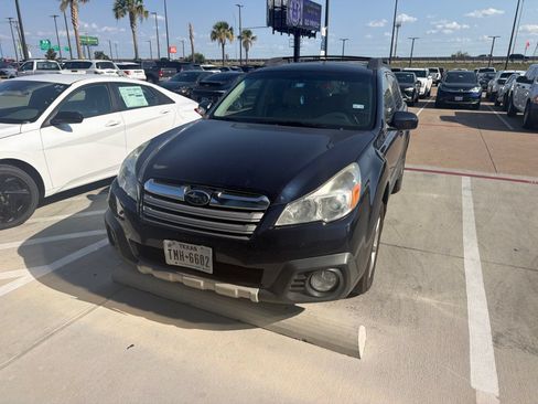 Used 2013 Subaru Outback 2.5i Limited AWD/4WD image 2