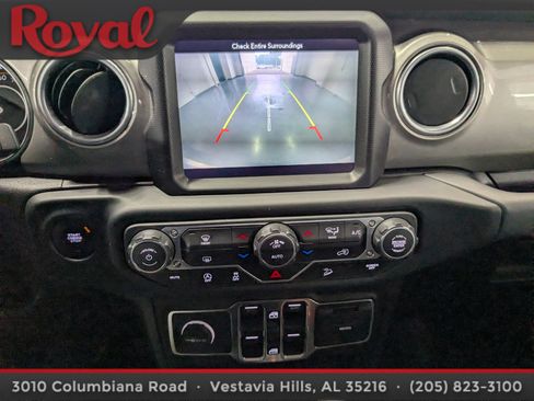 Used 2019 Jeep Wrangler Unlimited Sahara image 22