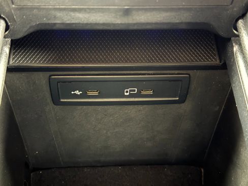 Used 2022 Mercedes-Benz GLC 300 4MATIC w/ AMG Line image 30