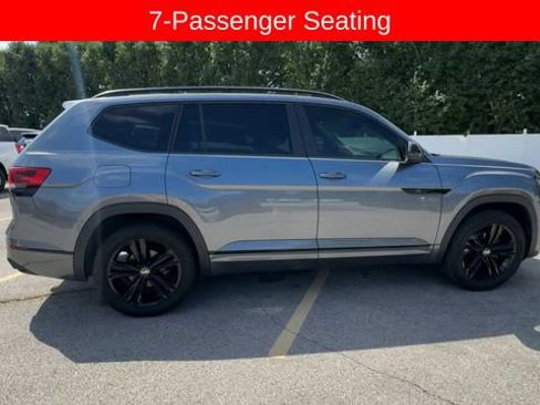 Used 2023 Volkswagen Atlas SEL R-Line AWD/4WD image 9