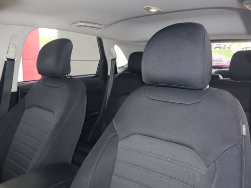 Used 2016 Ford Edge SE FWD image 16