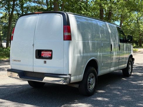 Used 2018 Chevrolet Express 2500 w/ Chrome Appearance Package RWD image 5