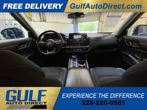 Used 2025 Nissan Pathfinder SV AWD/4WD image 2