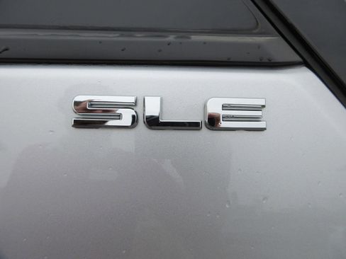 Used 2018 GMC Terrain SLE w/ Driver Convenience Package image 5