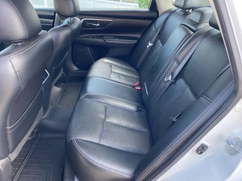 Used 2016 Nissan Altima 3.5 SL FWD image 24