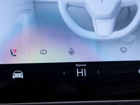 Used 2023 Tesla Model Y Long Range image 28