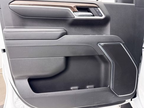 Used 2024 Chevrolet Silverado 1500 LT image 28