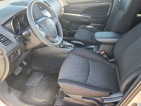 Used 2025 Mitsubishi Outlander Sport AWD image 7